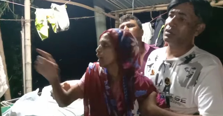 শ্বশুরবাড়ির পাশে স্ত্রীর মরদেহ রেখে পালিয়েছেন স্বামী