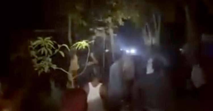 ফরিদপুরে মধ্যরাতে টর্চলাইট জ্বালিয়ে দুই পক্ষের সংঘর্ষ, আহত ১২