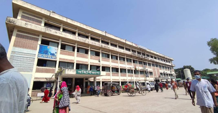 ইন্টার্ন চিকিৎসক ও রোগীর স্বজনদের মধ্যে মারামারি, আহত ২১