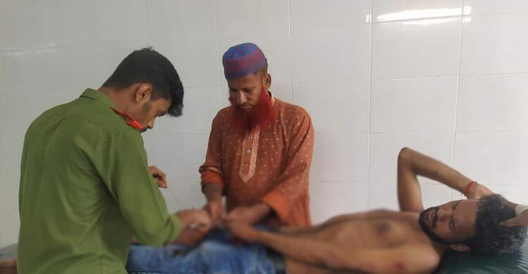 স্বর্ণ কারিগরকে কুপিয়ে জখমের অভিযোগ সেই ছাত্রলীগ নেতার বিরুদ্ধে