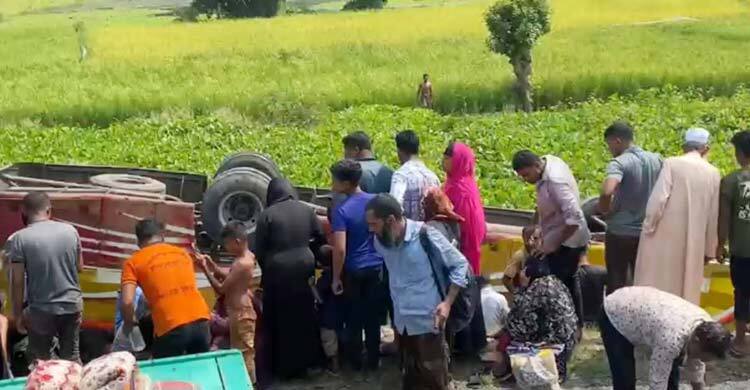 ফরিদপুরে দুই বাসের মুখোমুখি সংঘর্ষে নিহত ১, আহত ১৫