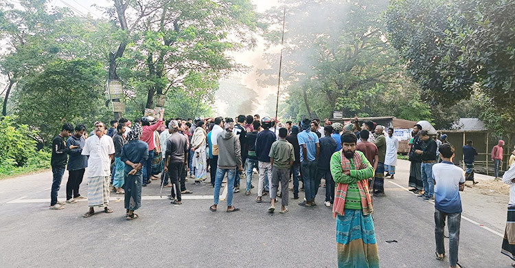 ফরিদপুরে ঢাকা-খুলনা মহাসড়ক অবরোধ, যানচলাচল বন্ধ