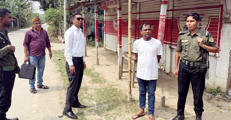 ফরিদপুরে অতিরিক্ত দামে অকটেন বিক্রি, ব্যবসায়ীকে জরিমানা