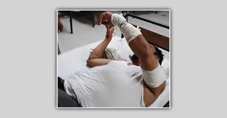 চাঁদা না পেয়ে কৃষকদল নেতাকে কুপিয়ে জখম, হোটেল ভাঙচুর