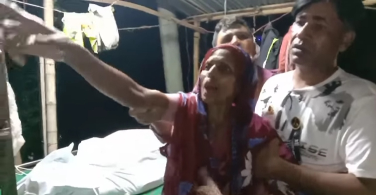 শ্বশুরবাড়ির পাশে স্ত্রীর মরদেহ রেখে পালিয়েছেন স্বামী