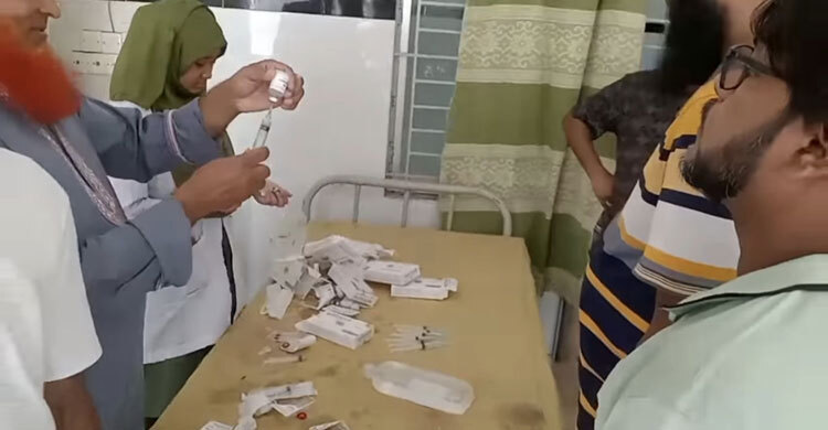 সাপের কামড়, অ্যান্টিভেনম দেওয়ার পরও প্রাণ গেলো কৃষকের