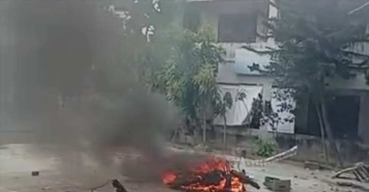 ফরিদপুরে উপজেলা অফিস-থানায় হামলা, ভাঙচুর-আগুন