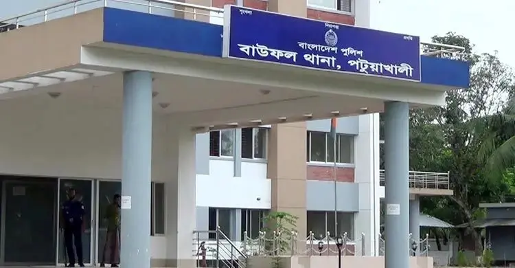 ছেঁড়া বিদ্যুতের তারে জড়িয়ে প্রাণ গেল কৃষকের, বিদ্যুৎ অফিস ঘেরাও
