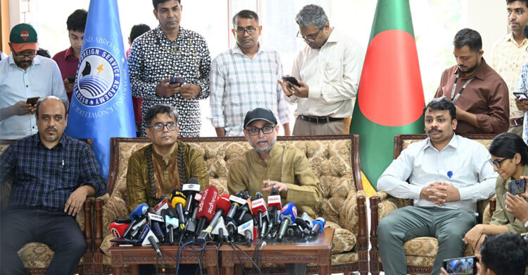 Govt decides to declare Aug 5 a public holiday