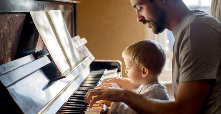 বাবার সঙ্গে শিশুর অ্যাটাচমেন্ট কি আসলেই দরকার