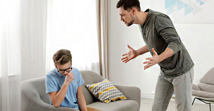 সন্তানকে বাবার শাসন মায়েরা মেনে নিতে পারেন না কেন