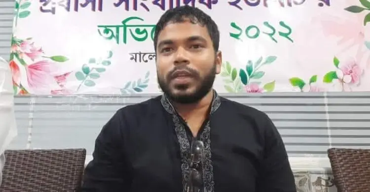 রাজনীতির মাঠে শ্রম আমার, পদ আপনার!