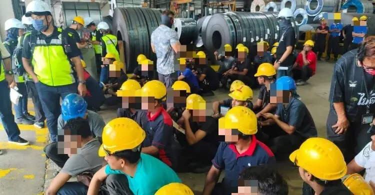 মালয়েশিয়ায় ৫৬ বাংলাদেশি অভিবাসী আটক