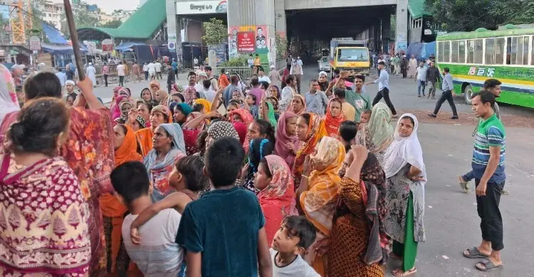 শিশুকে ধর্ষণ: অভিযুক্তের ফাঁসির দাবিতে মিরপুর-১০ অবরোধ