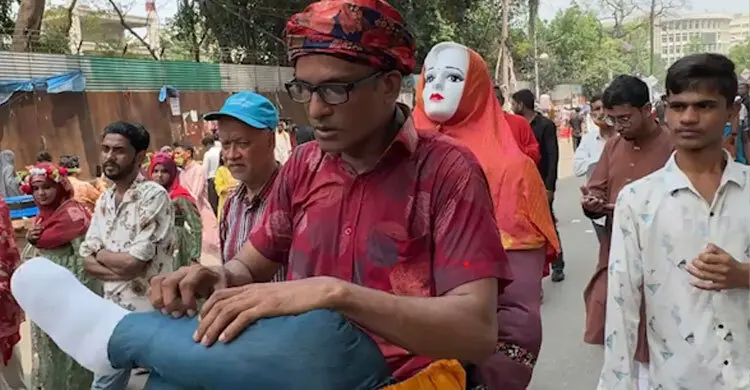 বউয়ের কোলে চড়ে বৈশাখী শোভাযাত্রায়!