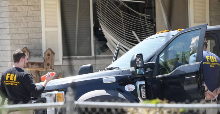 Man who threatened Biden shot dead in FBI raid in Utah