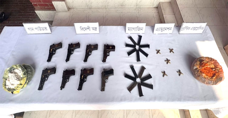 বনলতা এক্সপ্রেস ট্রেনে মিললো বিপুল বিদেশি অস্ত্র ও বিস্ফোরক