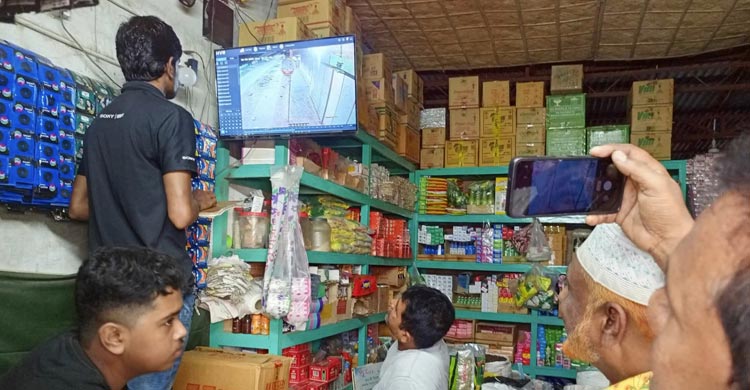 নাটোরে মুদি দোকান থেকে ১০ লাখ টাকার মালামাল চুরি