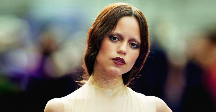 টায়ার্ড গার্ল মেকআপ: ক্লান্তিই এখন ট্রেন্ডে