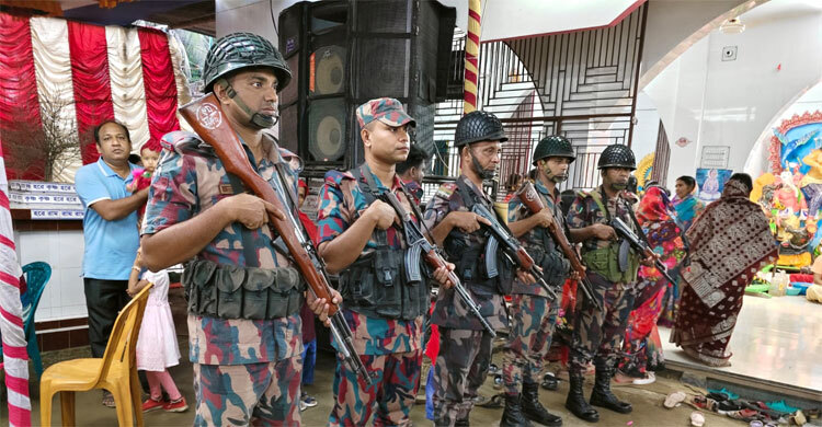 চাঁপাইনবাবগঞ্জে ১৬ প্লাটুন বিজিবি মোতায়েন