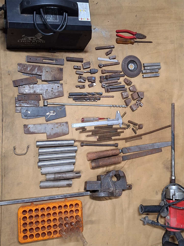 নির্বাচনে অস্ত্র সরবরাহের পরিকল্পনা, অবৈধ অস্ত্র কারখানায় অভিযান