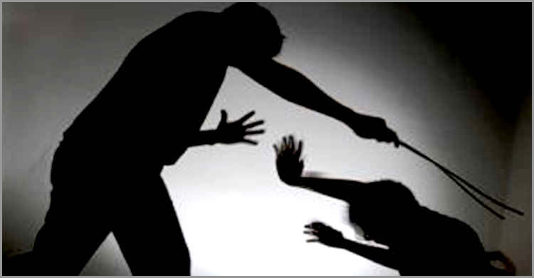 শ্রেণিকক্ষে অমনোযোগী থাকায় শিশুকে পিটিয়ে জখম