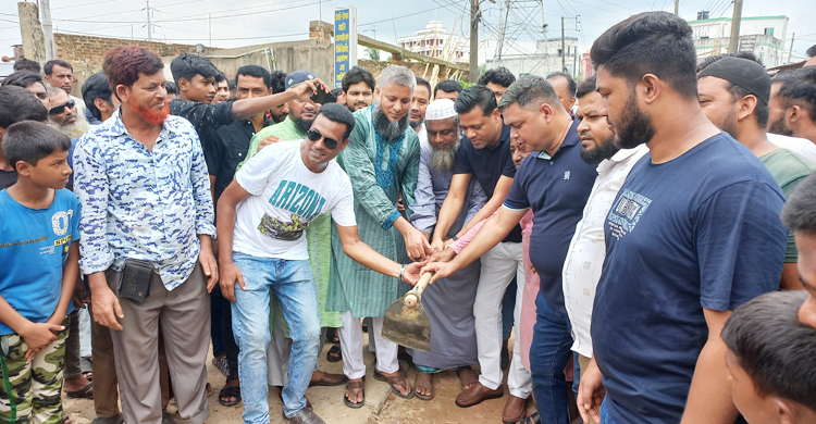 অবশেষে সংস্কার হচ্ছে ফেনীর জয়নাল হাজারী সড়ক