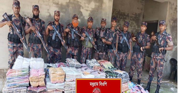ফেনীতে সাড়ে ৩৫ লাখ টাকার ভারতীয় শাড়ি জব্দ