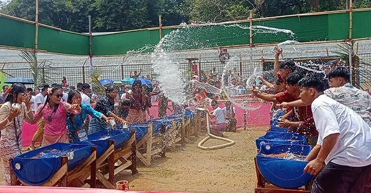 বর্ণিল আয়োজনে শেষ হলো সাংগ্রাই উৎসব