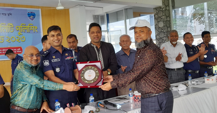 ফেনীর সেই চেয়ারম্যান পেলেন শ্রেষ্ঠ কমিউনিটি পুলিশিং সম্মাননা