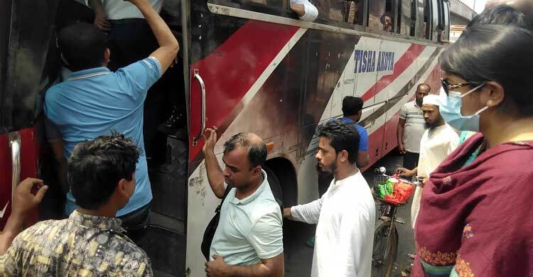 ফেনীতে সড়কে বাড়তি ভাড়া আদায়-উল্টোপথে গাড়ি, জরিমানা ৪১ হাজার