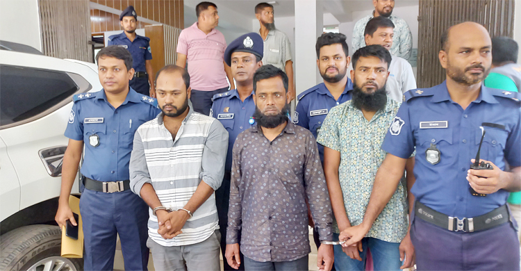 ফেনীতে পুলিশ দম্পতিকে অপহরণ করে মুক্তিপণ আদায়, গ্রেফতার ৩