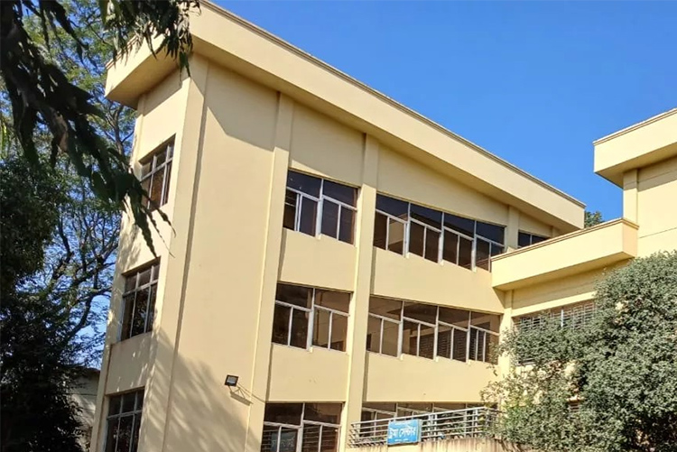 &lsquo;ফেনীর মেয়ে খালেদা, গর্ব মোদের আলাদা&rsquo;