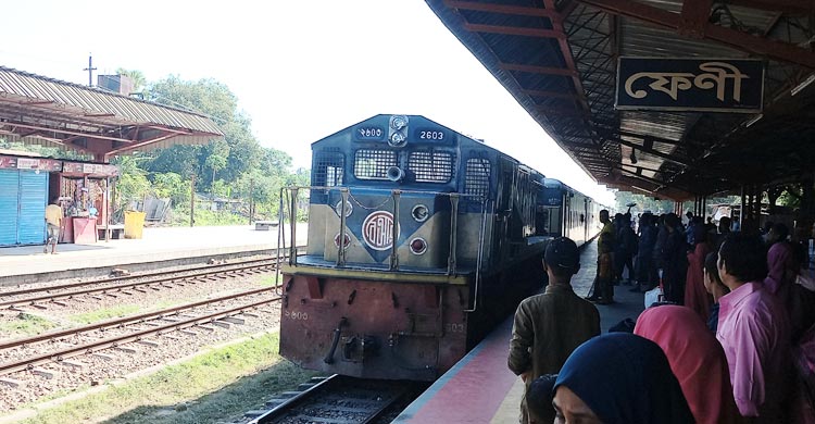ফেনীতে ট্রেনে কাটা পড়ে প্রাণ গেলো যুবকের