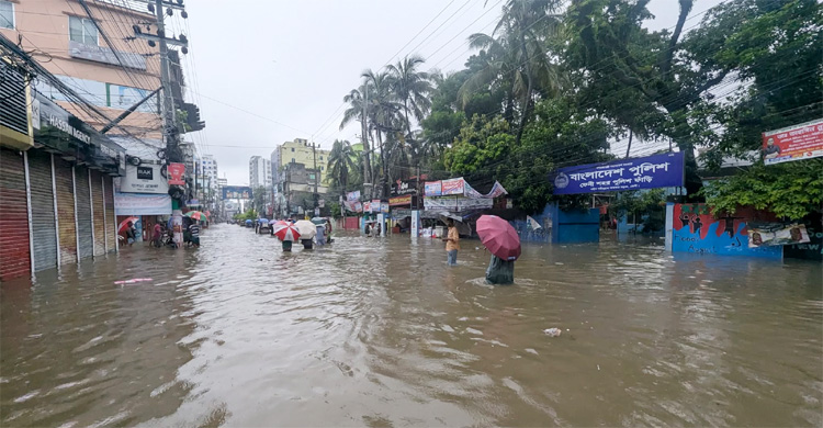 ফেনীতে রেকর্ড বৃষ্টিপাত, বিপৎসীমার ওপরে নদীর পানি