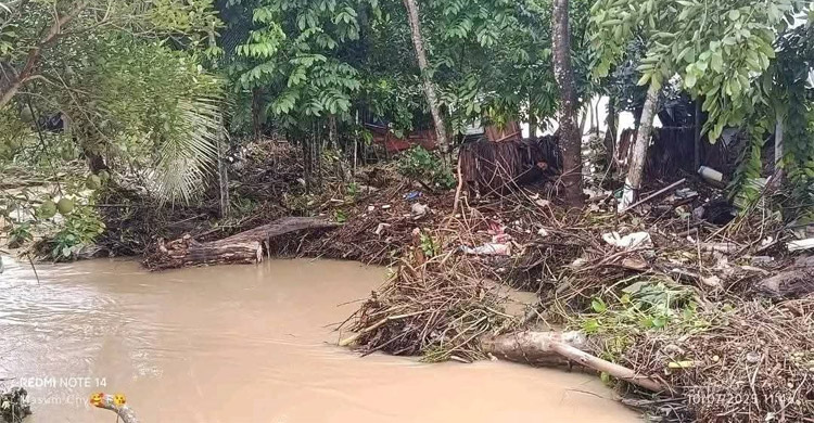 ফেনীতে বন্যা পরিস্থিতির উন্নতি, ধীরগতিতে কমছে পানি