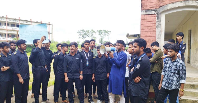 জয়নাল হাজারী কলেজে ছাত্ররাজনীতি নিষিদ্ধের দাবি, ৩ দিনের আলটিমেটাম