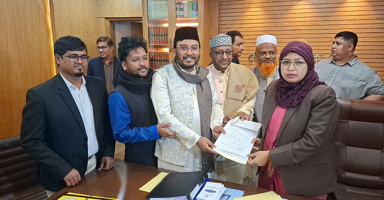 মঞ্জুকে সমর্থন জানিয়ে নির্বাচন থেকে সরে দাঁড়ালেন জামায়াতের লিয়াকত