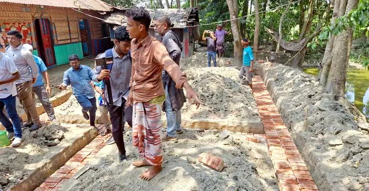 ফেনীতে শহীদ যুবদল নেতা হারুনের পরিবারকে ঘর উপহার দিলেন প্রধানমন্ত্রী