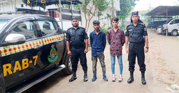 ফেনীতে ২০ কেজি গাঁজাসহ আটক দুই রোহিঙ্গা