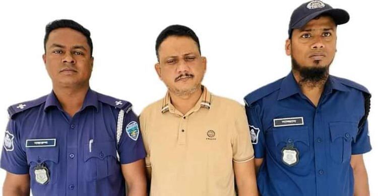 অবৈধভাবে বালু তোলার ঘটনায় ইউপি সদস্য গ্রেফতার