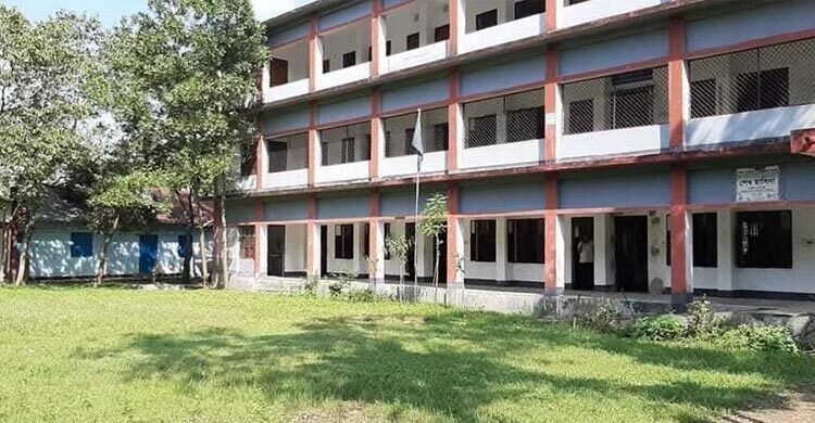 ৭ শিক্ষকের বিদ্যালয়ে পরীক্ষার্থী ১১, পাস করলো মাত্র একজন
