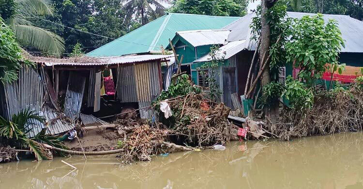 ফেনীতে বন্যা, নোয়াখালীতে নিম্নাঞ্চল প্লাবিত হওয়ার শঙ্কা