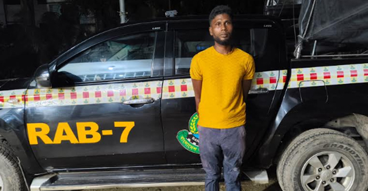 ঢাকার আদালতের হাজত থেকে পালানো আসামি ফেনীতে গ্রেফতার