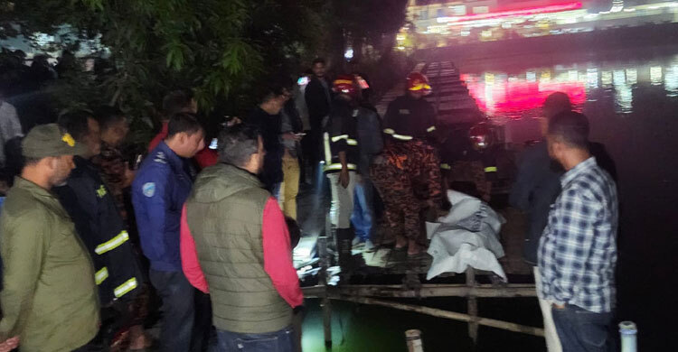 থানার পাশে দিঘিতে মিললো অজ্ঞাত ব্যক্তির মরদেহ