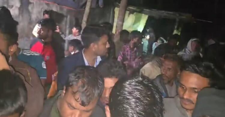 ভোট দেওয়ায় স্ত্রীকে তালাক দিলেন স্বেচ্ছাসেবক লীগ নেতা