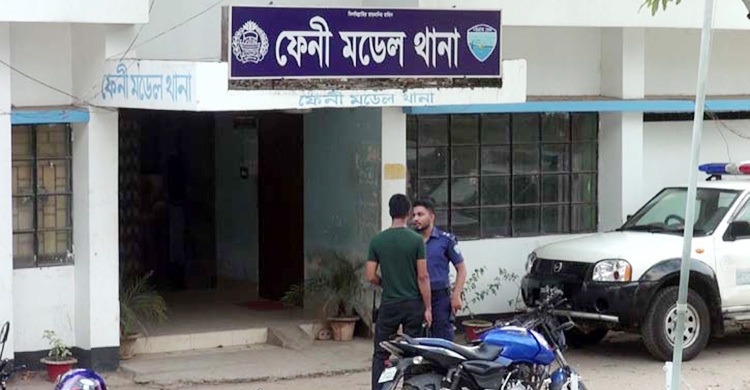 ফেনীতে ব্যবসায়ীকে অস্ত্রের মুখে জিম্মি করে গরু ছিনতাই