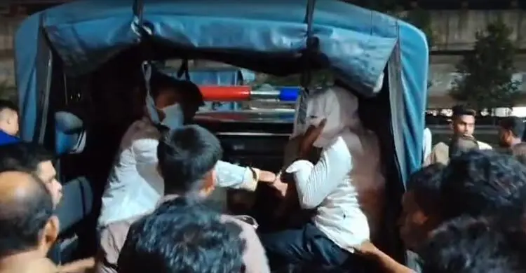ফেনীতে আবাসিক হোটেলে অভিযান: নারীসহ আটক ৮
