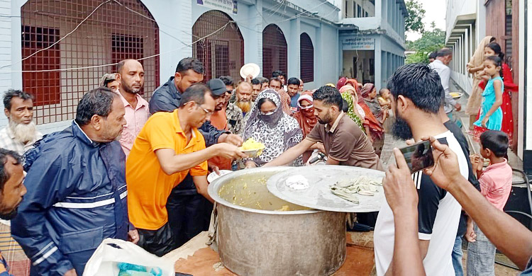 বৃষ্টি কমায় কমছে নদীর পানি, তবুও প্লাবিত শতাধিক গ্রাম