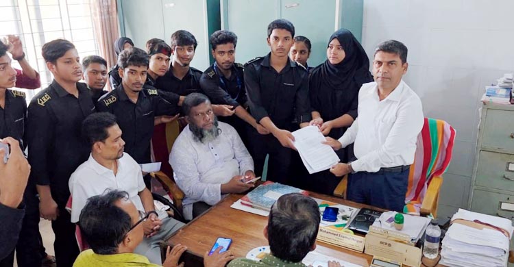জয়নাল হাজারী কলেজে ছাত্ররাজনীতি নিষিদ্ধের দাবি, ৩ দিনের আলটিমেটাম